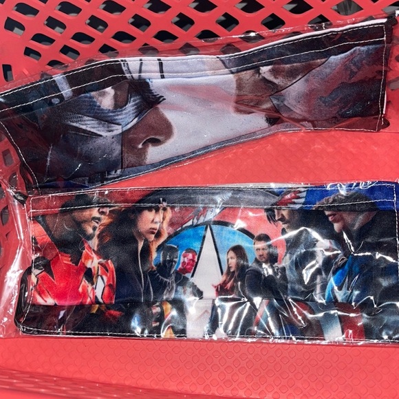 New set/2 Avengers face masks - Picture 1 of 4